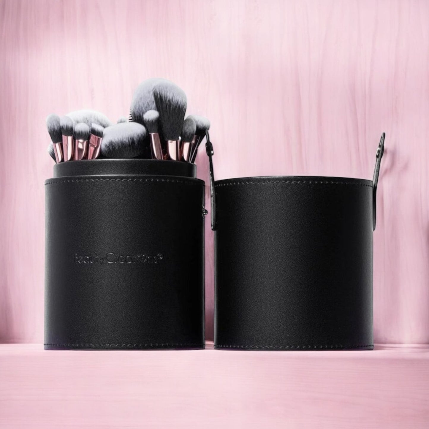 SET DE BROCHAS 24 PIEZAS UNBOTHERED BEAUTY CREATIONS